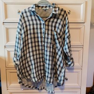 She + Sky Boutique Slouchy Plaid Top